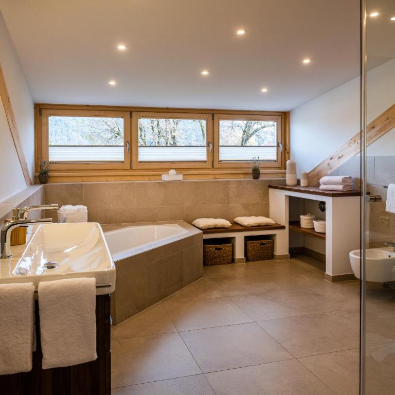 Aurum Lodge - Three-Bedroom Apartment - 29