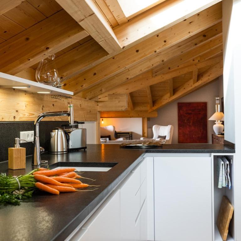 Aurum Lodge - Three-Bedroom Apartment - 16