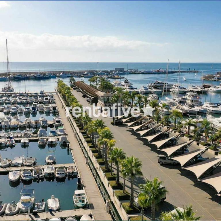 rentafive - Nuevo - A/A - Reformado - Piscina - Three-Bedroom Apartment - 36