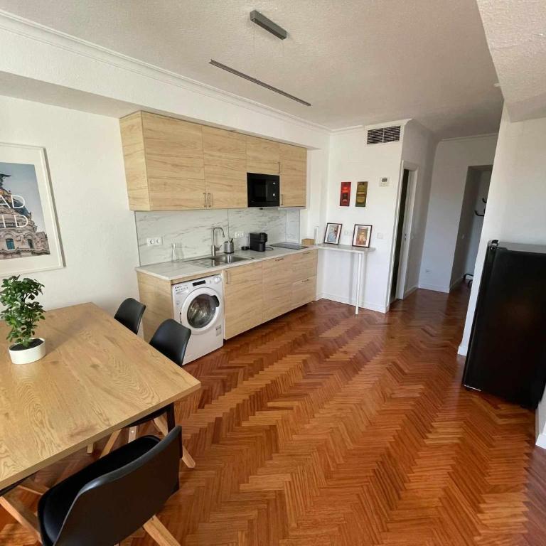 Piso luminoso con balcones frente Parque Retiro - Deluxe Double Room with Balcony - 7