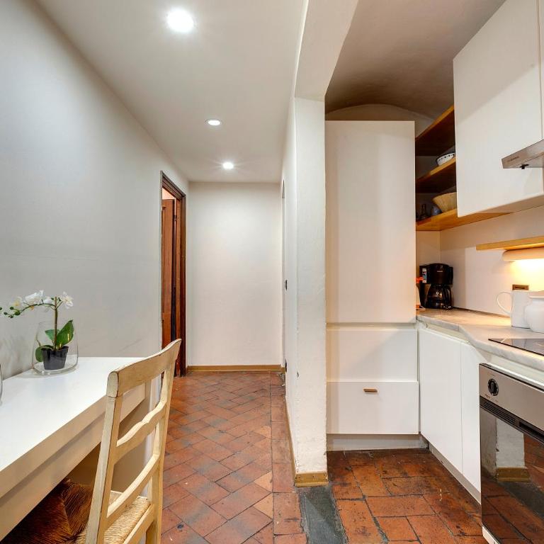 Serristori 31 - Appartamento con 4 Camere da Letto - 32