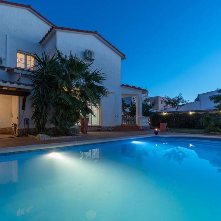 SM21-Big house in the beach - Villa - 3