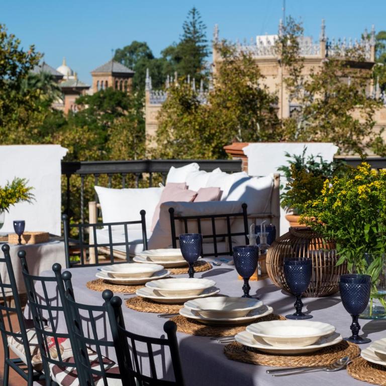 Villa Alfonso, Restored Palace House with gardens and Monuments Views - Villa - 4