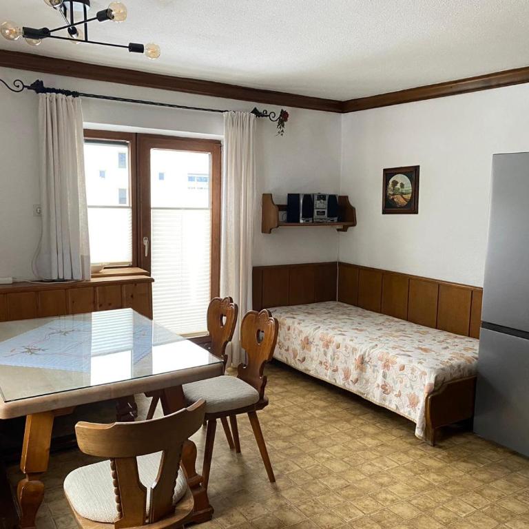 Haus Jochbergerstrasse 116 - Three-Bedroom Apartment - 7