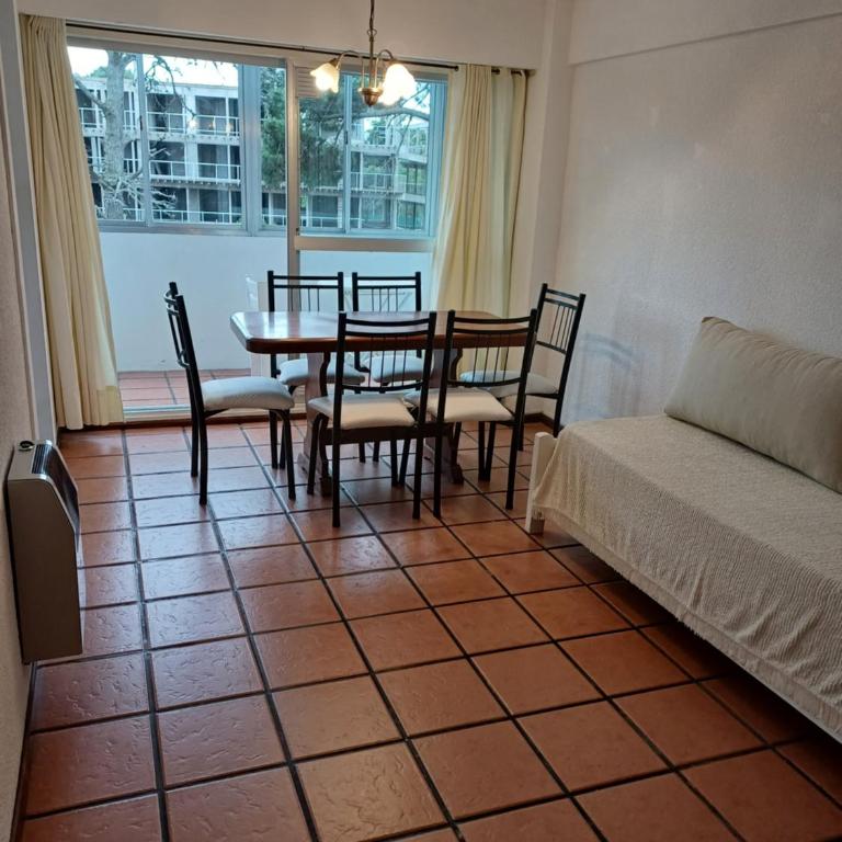 Departamento pinamar centro - Two-Bedroom Apartment - 5
