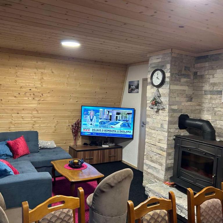 Vikendice Jahorinska Dvorišta 1 - Three-Bedroom House - 14