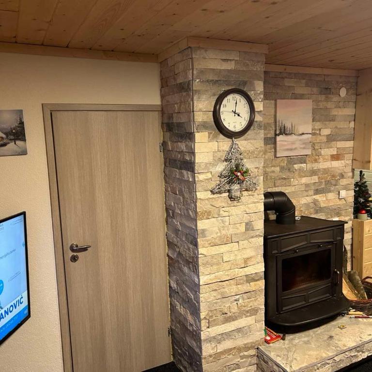 Vikendice Jahorinska Dvorišta 1 - Three-Bedroom House - 12