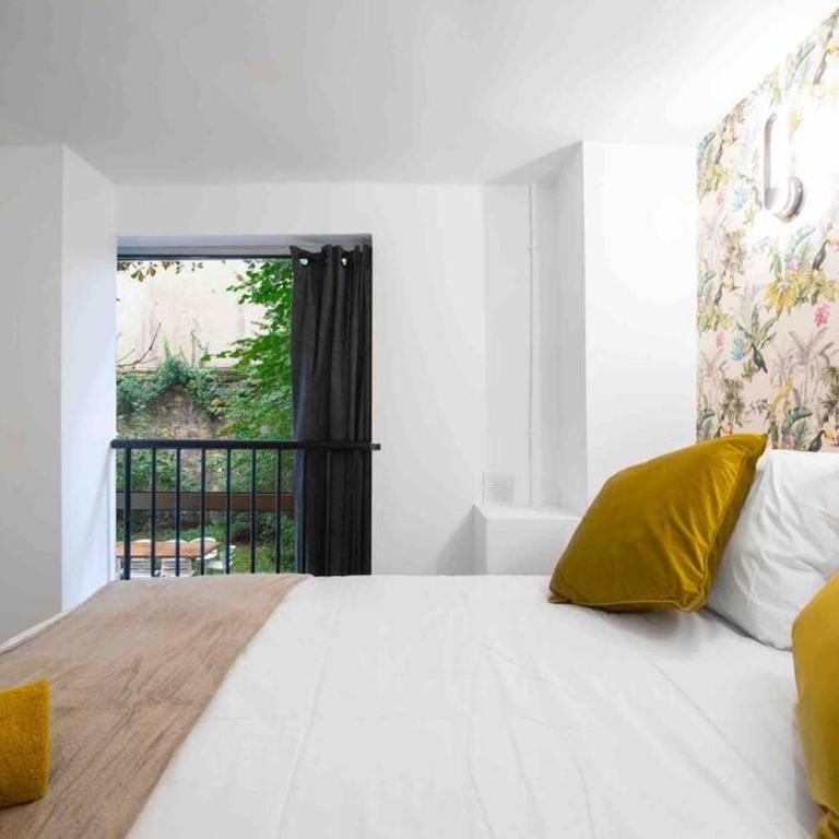 MONTMARTRE Sacré-Coeur, appartement jardin 6 à 8P - Apartamento de 3 dormitorios - 6
