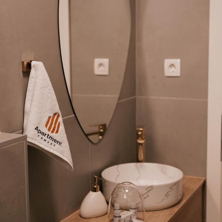 Luxury Jacuzzi Apartment - One-Bedroom Apartment - 23