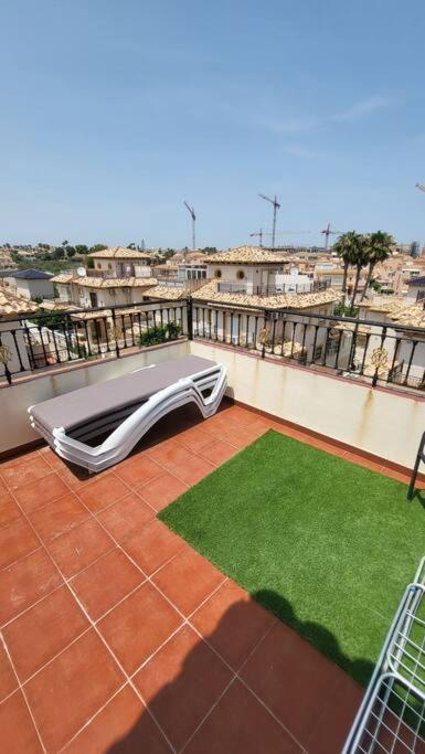 Casa Mario, La Zenia Boulevard area,fantastic 2 bedrooms, 2 bathrooms house with communal swimming pool and barbecue - Apartamento de 2 dormitorios - 24