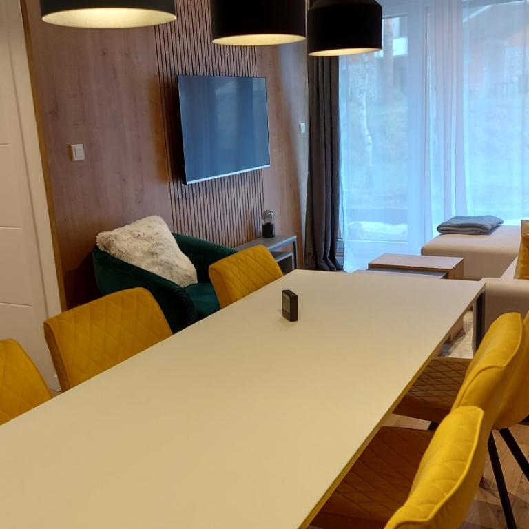 Mountain Dreams - Three-Bedroom Apartment - 8