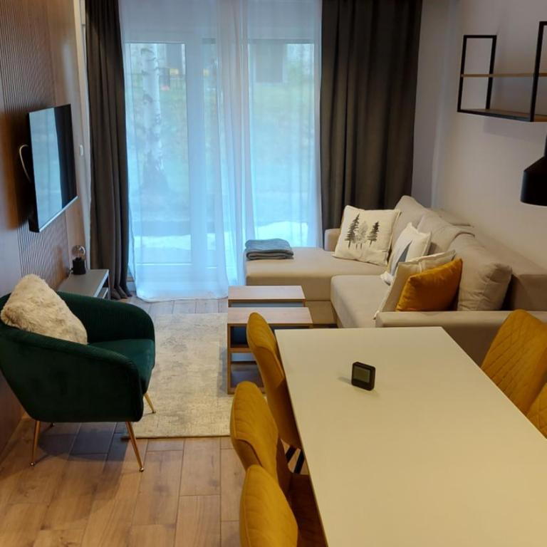 Mountain Dreams - Three-Bedroom Apartment - 2