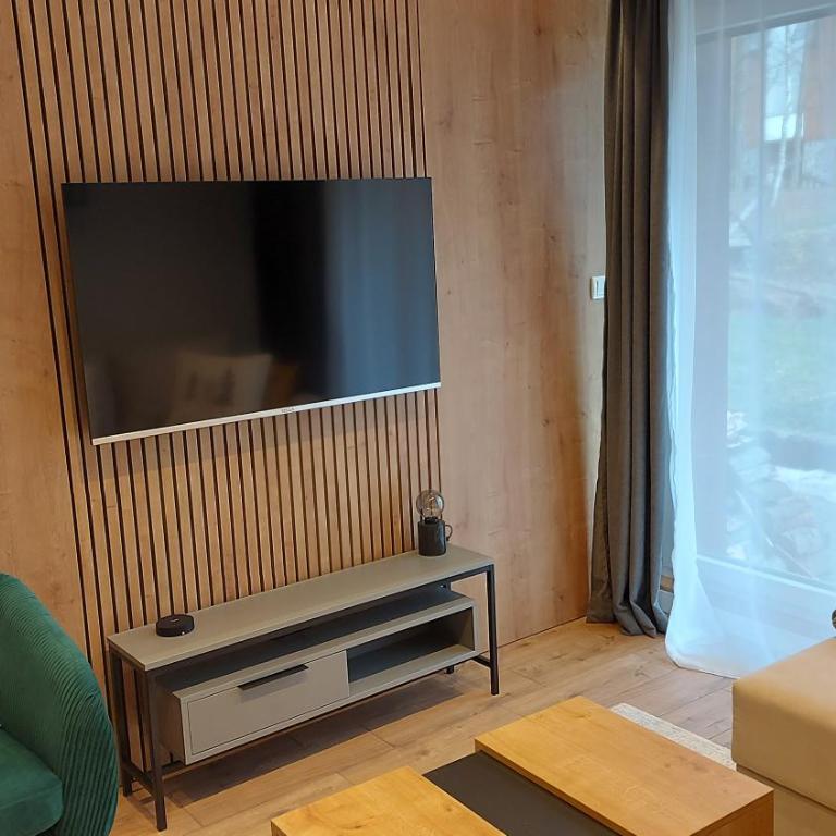 Mountain Dreams - Three-Bedroom Apartment - 9