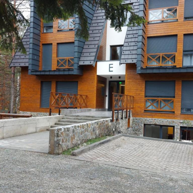 Mountain Dreams - Three-Bedroom Apartment - 17