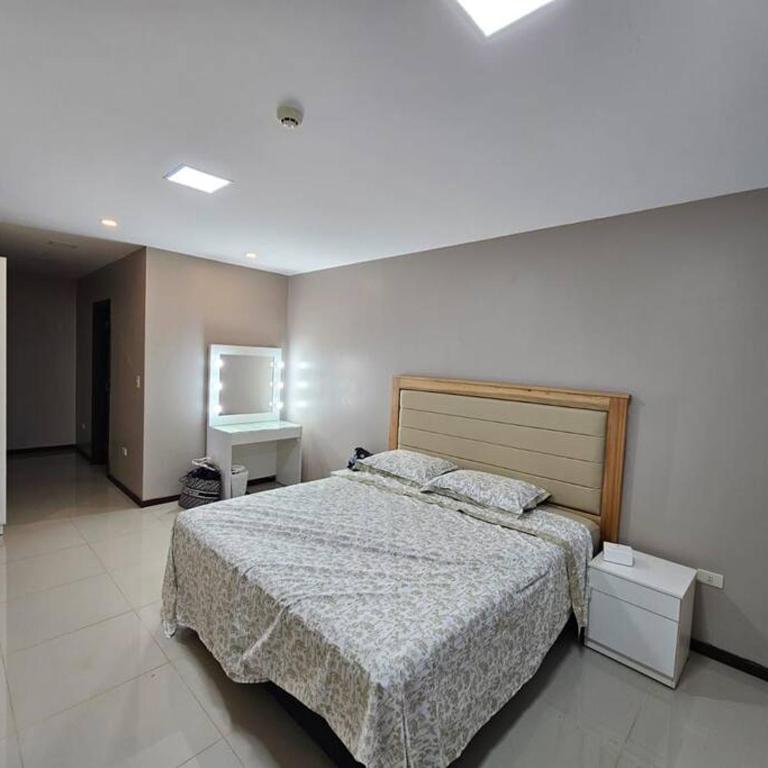 Departamento Premium - Three-Bedroom Apartment - 17