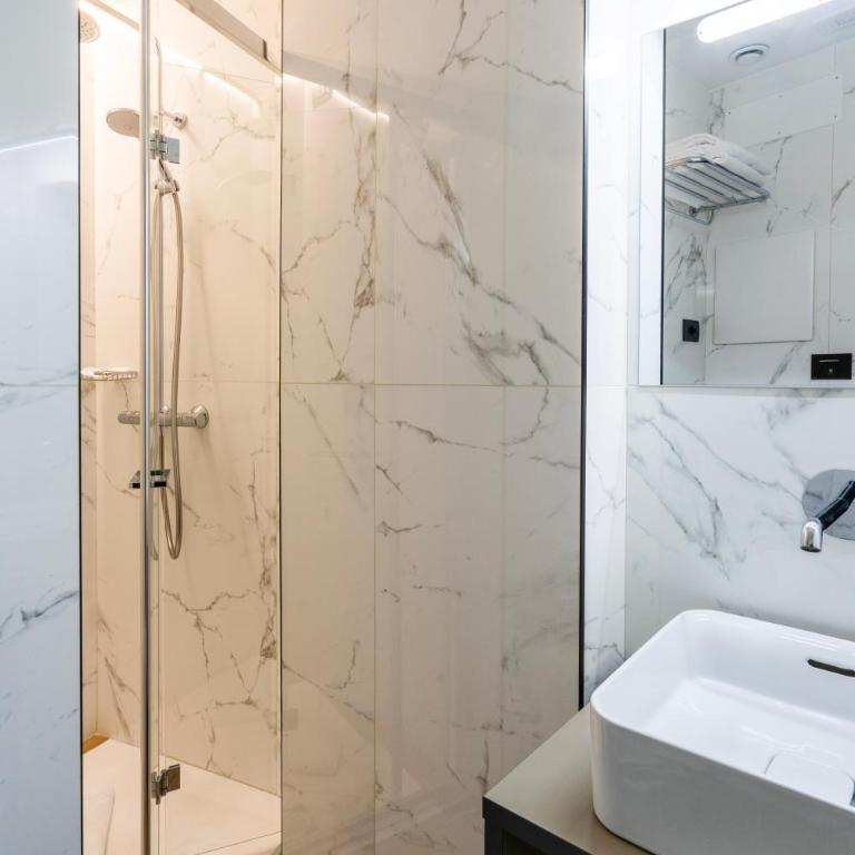 London Hotel - Camera Matrimoniale/Doppia con Letti Singoli con Bagno Privato Esterno - 3