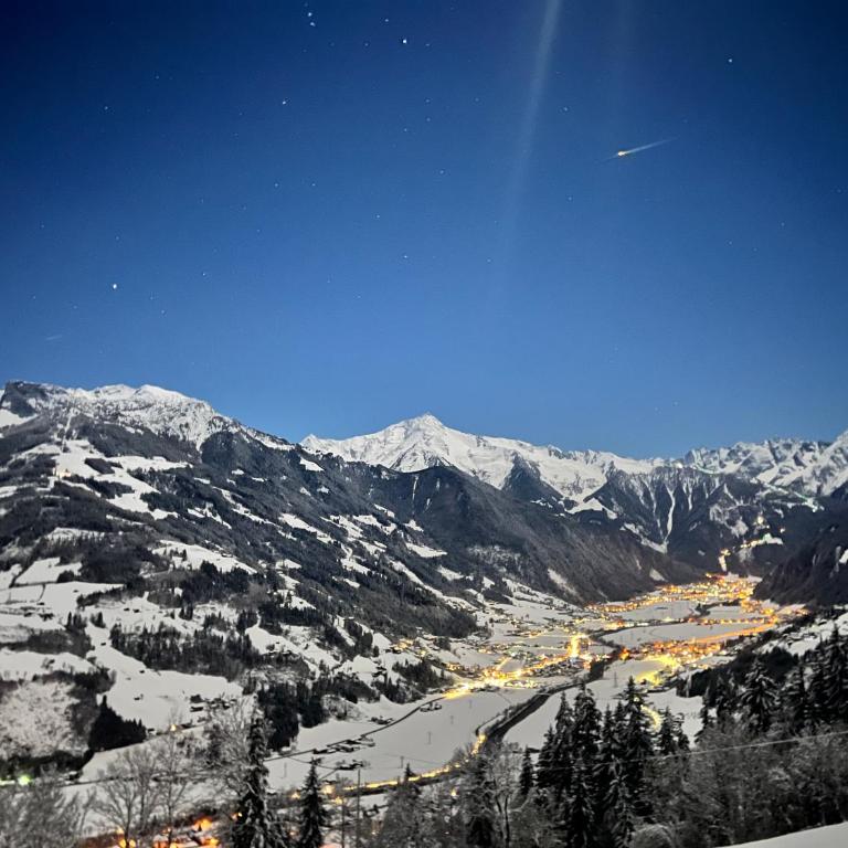 Ferienhaus Zillertal Panorama Blick Balkon Sauna - Apartment mit 3 Schlafzimmern - 4
