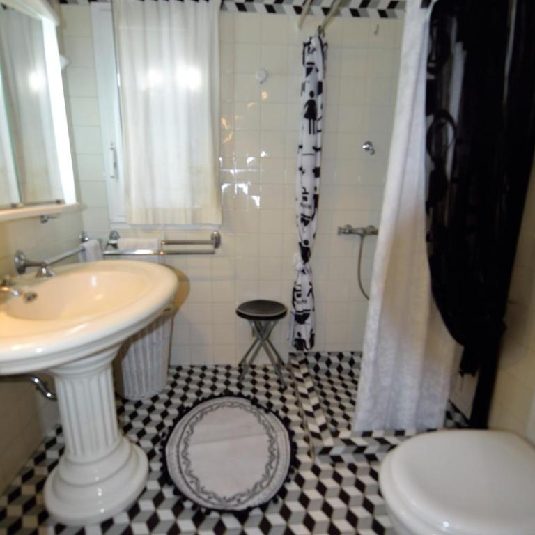 9 chambres spa hamman sauna Piscine chauffée poss - Villa - 40