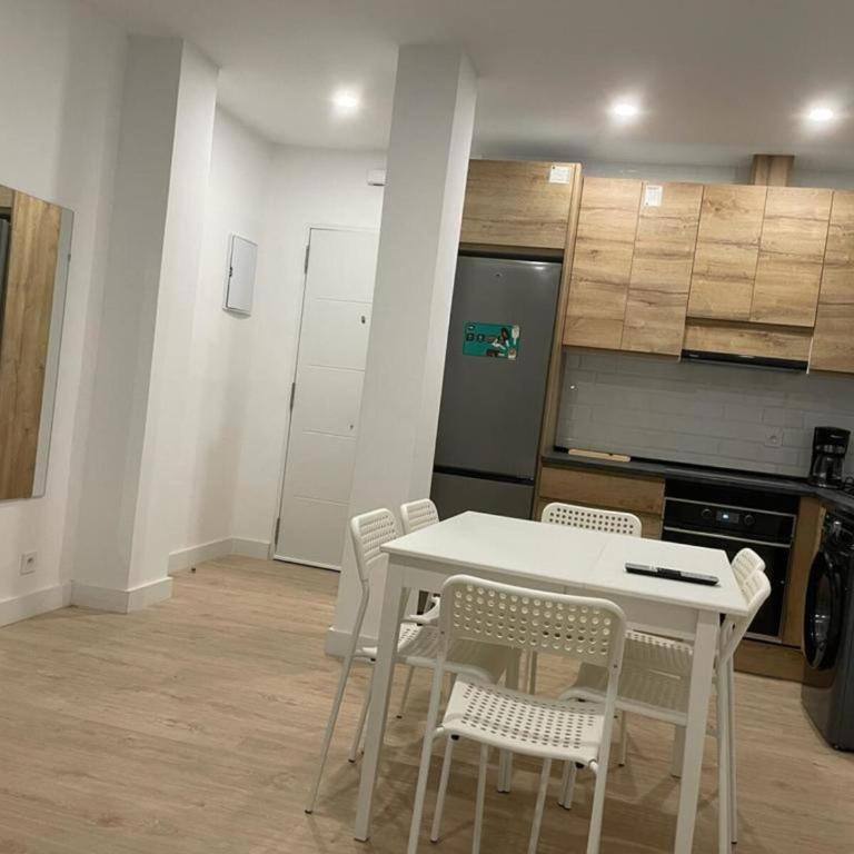 U2 Apartamento cerca de Metro - Apartamento de 2 dormitorios - 1