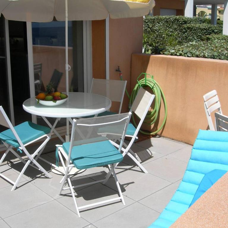 Panoramique mer, T2 climatisé neuf avec stationnement à 200 m du village - FR-1-768-55 - Appartement - 2