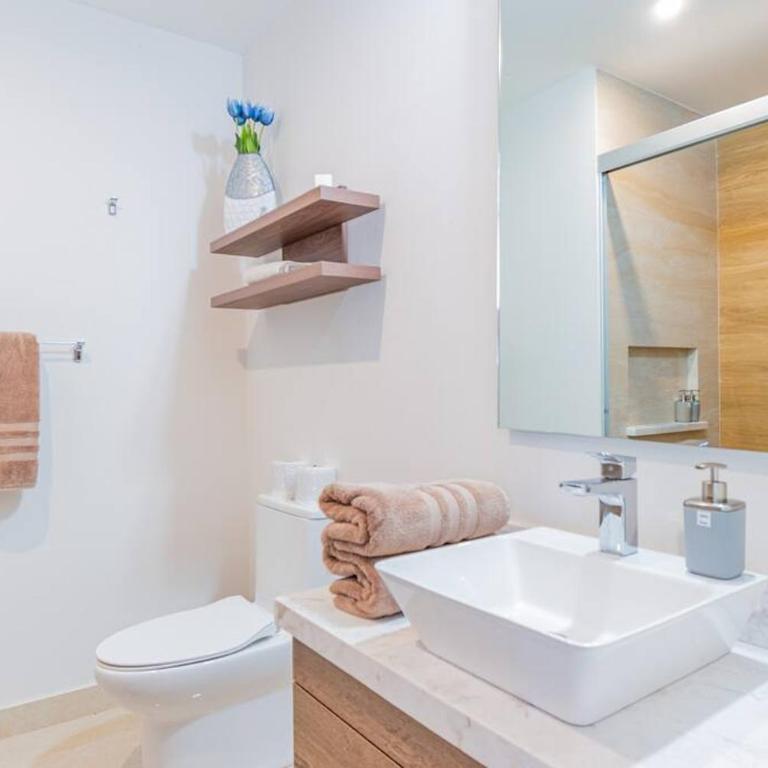 Hermoso Condo al Pie de la Playa Camino al Mar - Two-Bedroom Apartment - 11