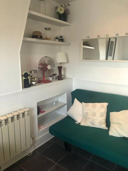 STUDIO CŒUR VIEUX PARIS. Pied du métro.Tout équipé - Apartamento de 1 dormitorio - 1