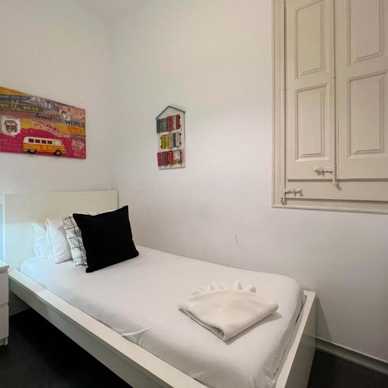 Stay Unique Apartments Cent - Three-Bedroom Apartment - 12
