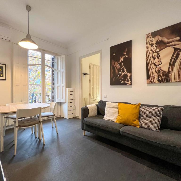 Stay Unique Apartments Cent - Three-Bedroom Apartment - 1
