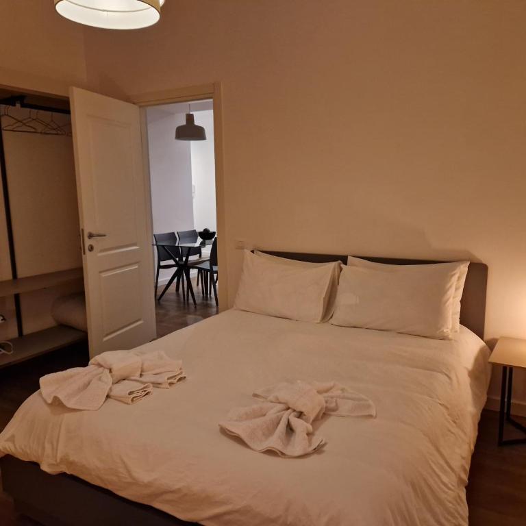 SPRING APARTMENTS - One-Bedroom Apartment - 2