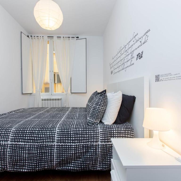 BookinMadrid - Puerta del Sol - Three-Bedroom Apartment - 9