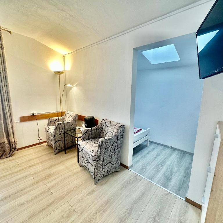 Haus Maria - Familienzimmer mit Balkon - 5
