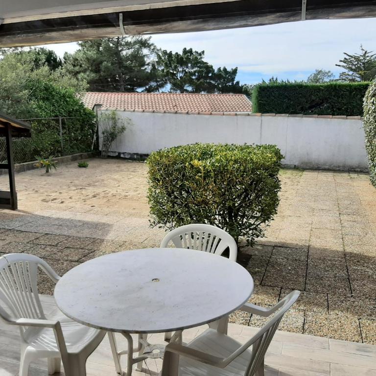 Villa Patio Charmante, 2 Pas des Plages, Terrasse, Parking, Piste Cyclable - FR-1-239-892 - Maison 1 Chambre - 25