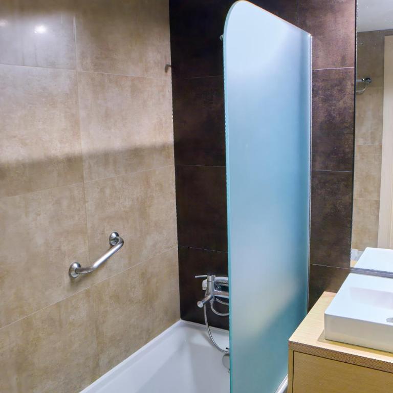 Albir Palace - One-Bedroom Apartment (2 Adults) - 13