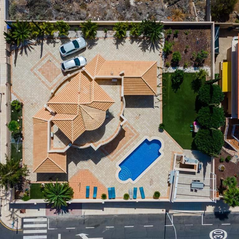 BuenaVista Villa Family with private heated pool garden parking - Three-Bedroom Villa - 19