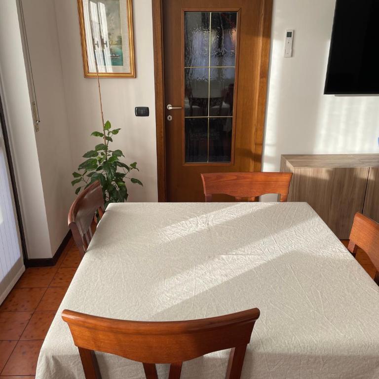 Appartamento spazioso con 3 camere da letto - Appartamento con 3 Camere da Letto - 3