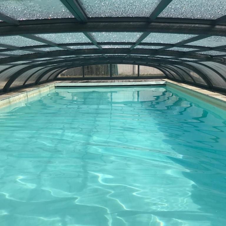 Maison Spacieuse avec Piscine Privée et Jardin à Saint Jean de Monts - FR-1-323-381 - Maison de Vacances - 1