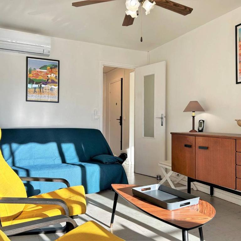 Appartement à 150m de la plage avec terrasse fermée et parking privatif - Bormes-les-Mimosas - FR-1-251-578 - Apartment - 4