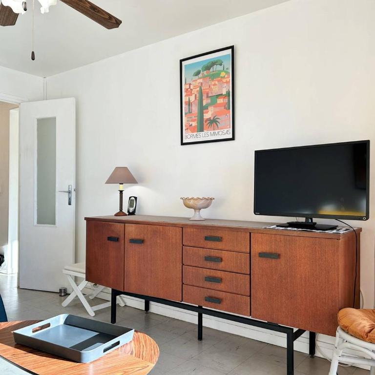 Appartement à 150m de la plage avec terrasse fermée et parking privatif - Bormes-les-Mimosas - FR-1-251-578 - Apartment - 5
