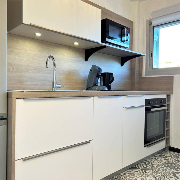 Appartement à 150m de la plage avec terrasse fermée et parking privatif - Bormes-les-Mimosas - FR-1-251-578 - Apartment - 8