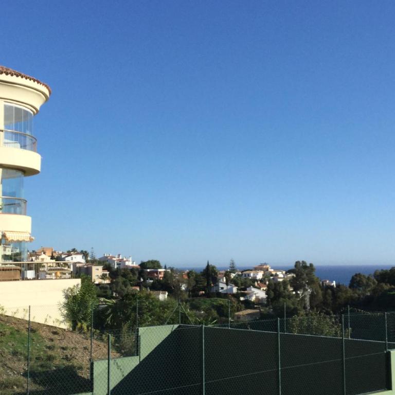 luxury ground floor apartment Mijas Costa - Apartamento de 3 dormitorios - 56