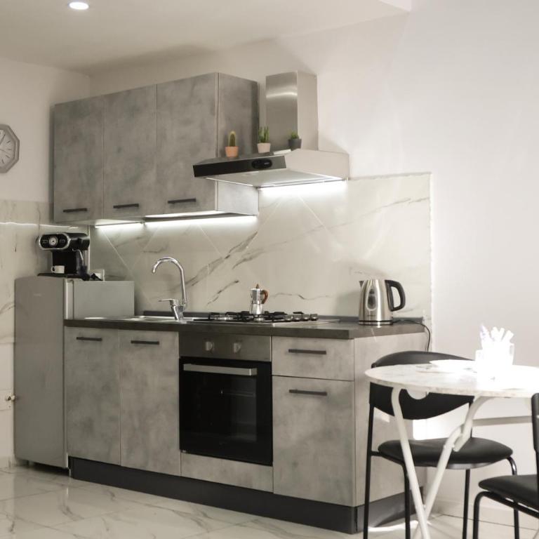 Modern by Sasy in the city centre - Appartamento con 1 Camera da Letto e Balcone - 32