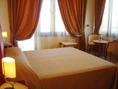 Ranch Palace Hotel - Double or Twin Room - 1
