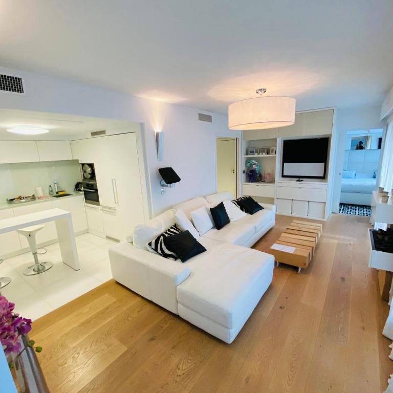 Residence Carlton Riviera - Appartement 2 Chambres (4 Adultes) - 1