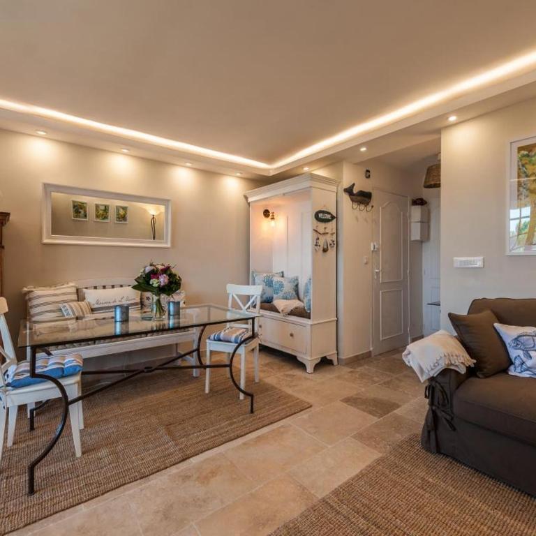 Geschmackvoll eingerichtetes Apartment Le Poisson bleu, 2 Terrassen, Pool, Meerblick, eigener Parkplatz by Riviera HomeLife - Appartamento con Vista Mare - 5