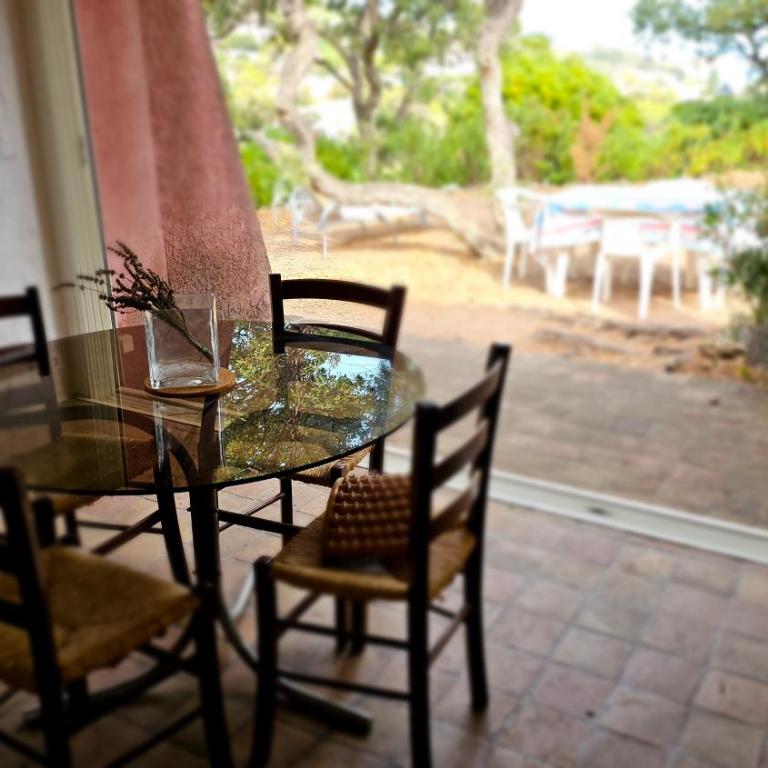 Ferienhaus La Belle Vie mit Garten, Meerblick, Gemeinschaftspool, 3 Minuten zum Meer - Maison de Vacances - 4