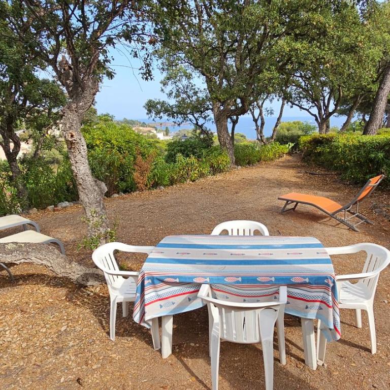 Ferienhaus La Belle Vie mit Garten, Meerblick, Gemeinschaftspool, 3 Minuten zum Meer - Maison de Vacances - 16