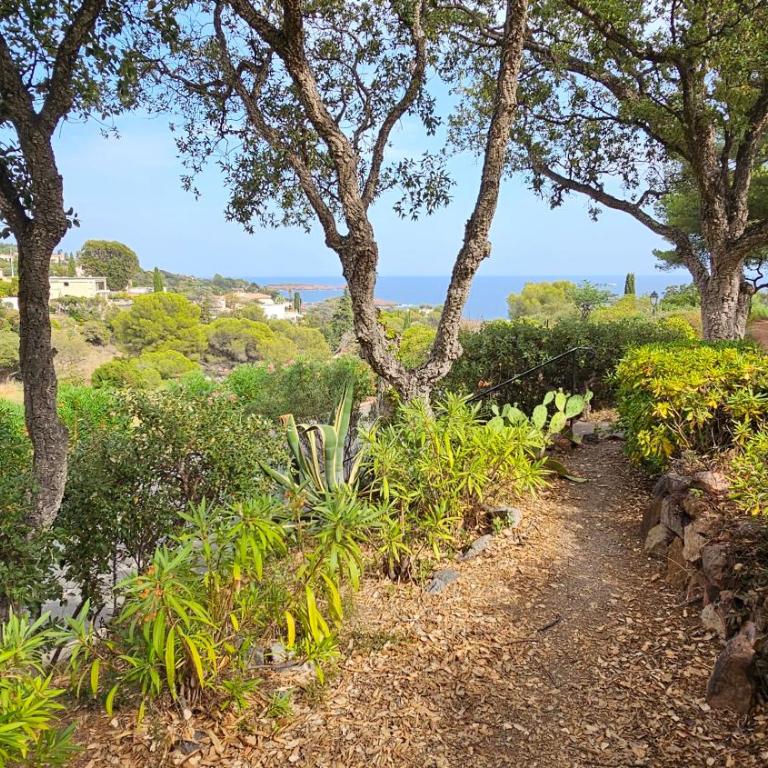 Ferienhaus La Belle Vie mit Garten, Meerblick, Gemeinschaftspool, 3 Minuten zum Meer - Maison de Vacances - 17