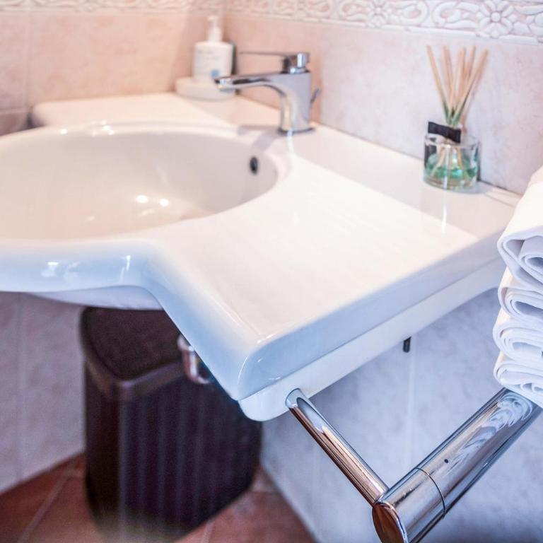 Amore Rentals - Maison Palazzo Correale - Appartamento con Balcone - 28
