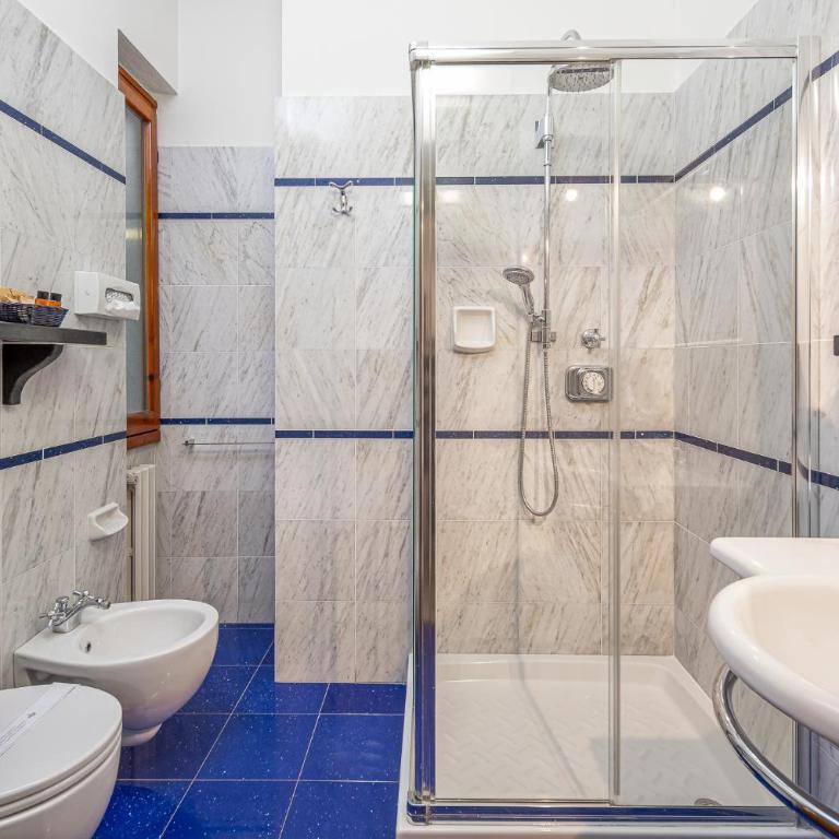 Hotel City - Large Double Room - 2