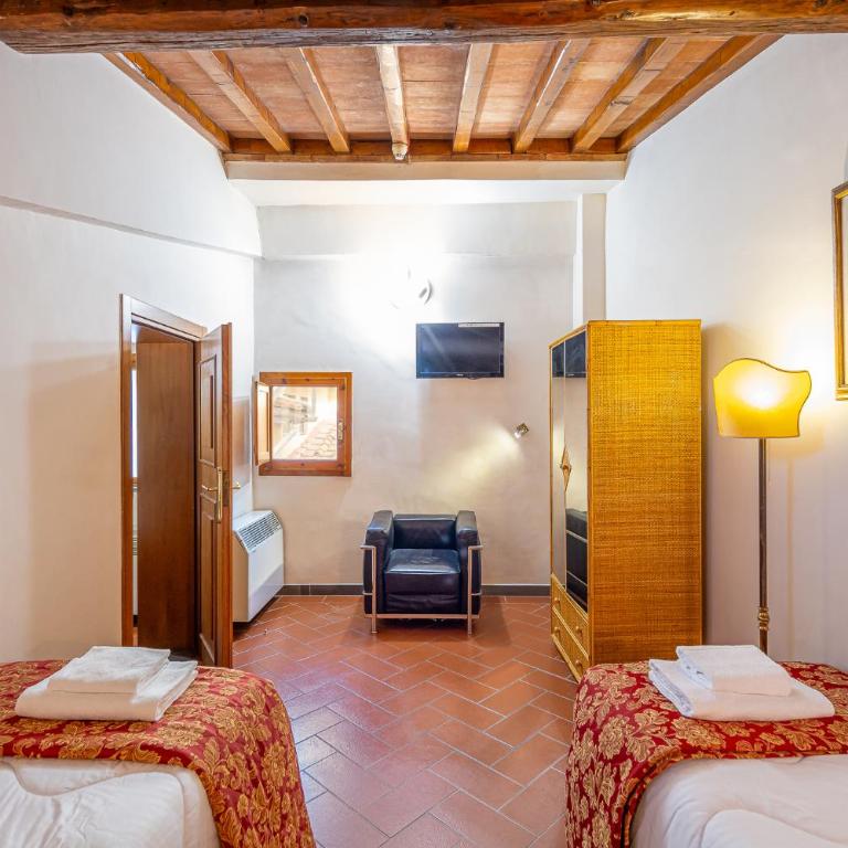 Hotel City - Family Suite - 1